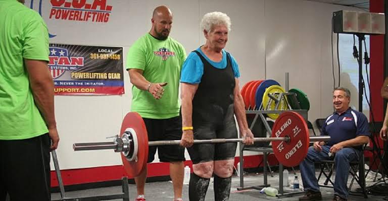 A manutenção da força muscular é de extrema importância para um evenlhecimento saudável.